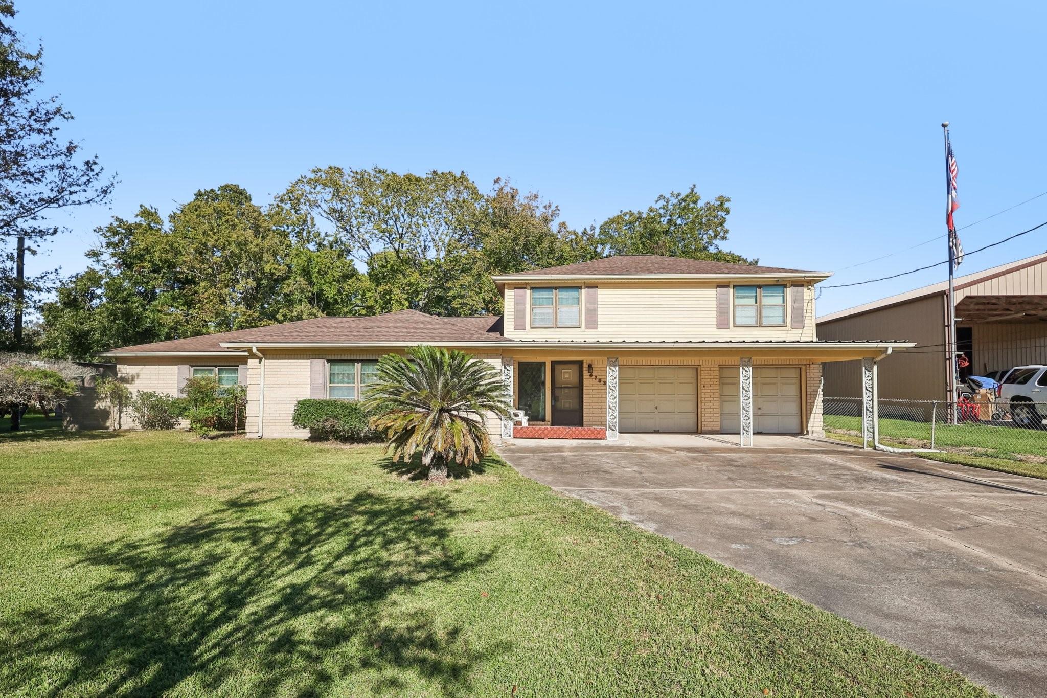 Image 1: Welcome to 4733 Oleander!