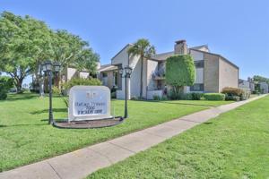 7007 N Holiday Drive