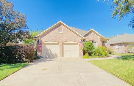 2338 Fairway Pointe Drive