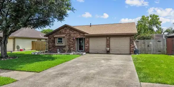 Image 2: Front exterior 11734 Alamo Drive La Porte, Tx in M