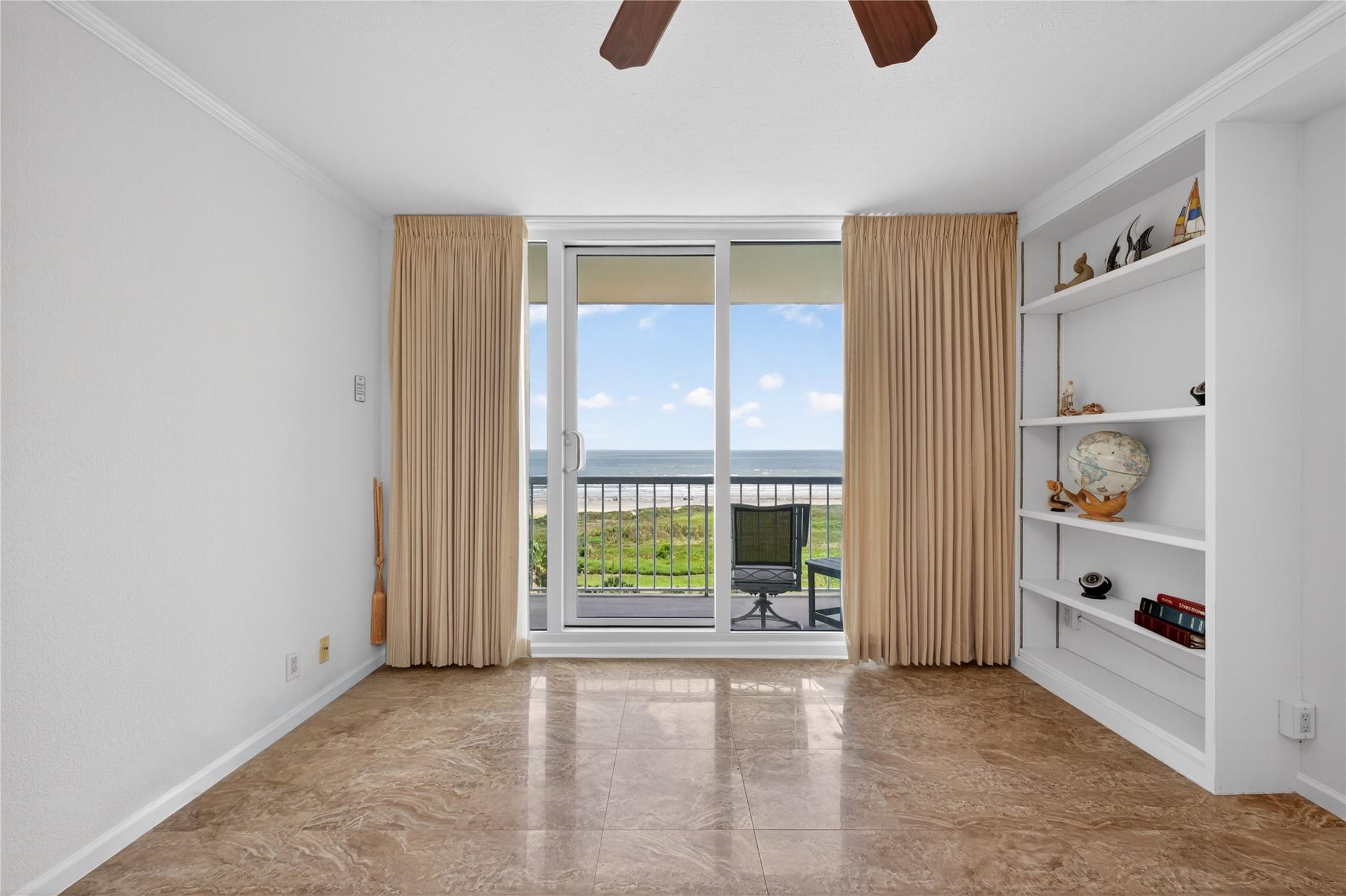 Image 4: Unit #514 features an open-concept floor plan with