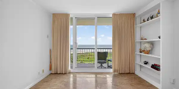 Image 4: Unit #514 features an open-concept floor plan with