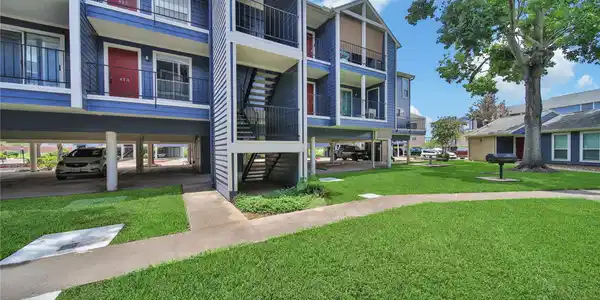18511 Egret Bay Boulevard
