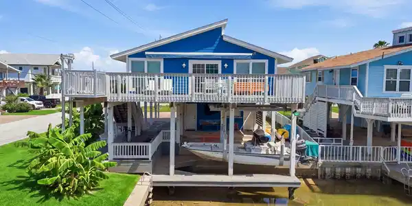 22102 Zapata Drive