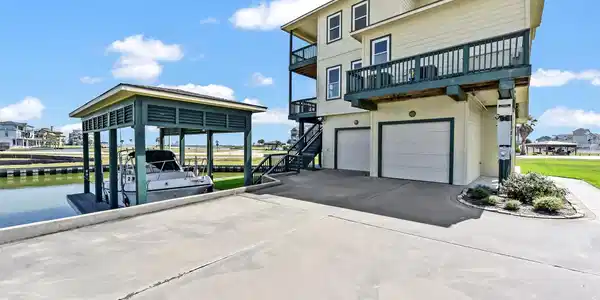 Image 2: Full-time living or a weekend escape!