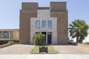 105 E Esperanza Avenue