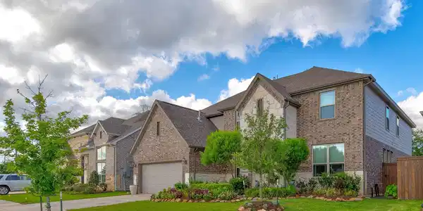 Image 2: Welcome to the Beautiful 1013 Goose Creek 6 bedroo