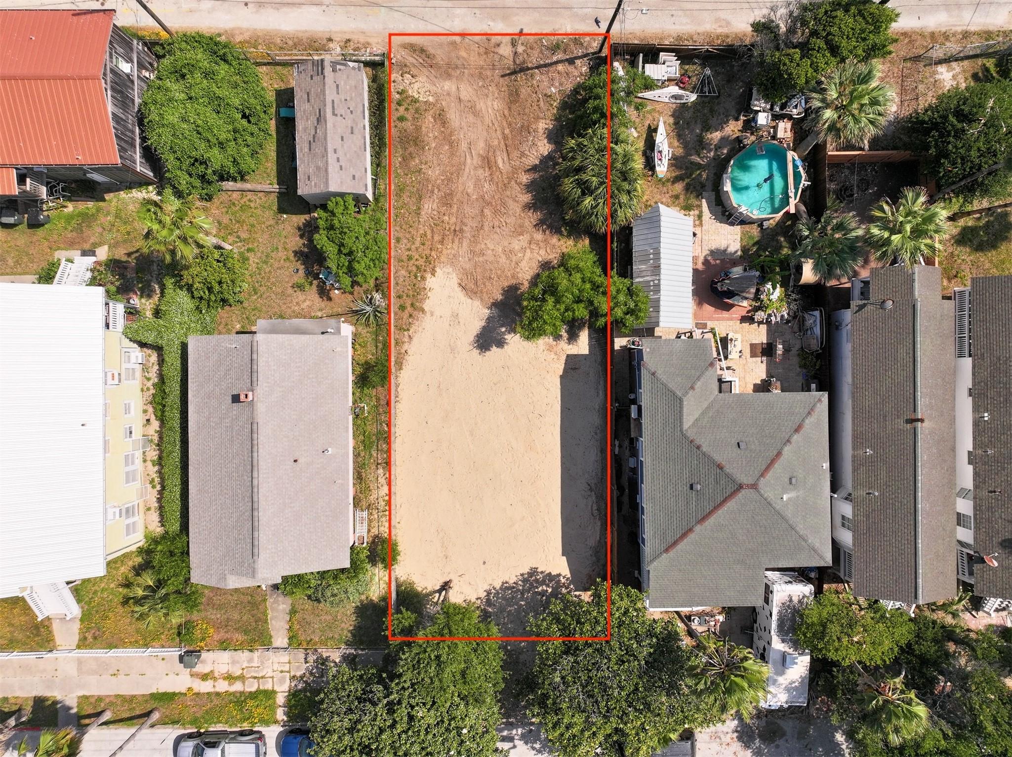 Image 2: A direct overhead view defines the homesite clearl