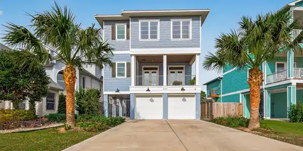 2461 Baycrest Drive