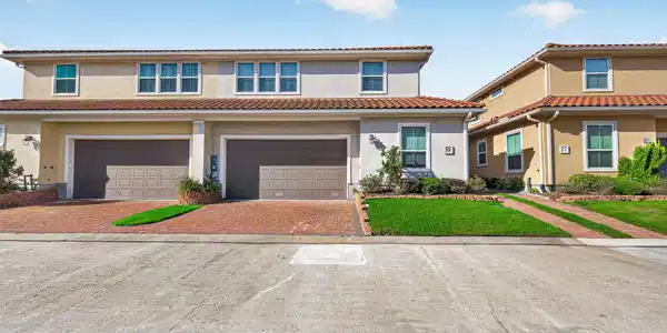 9 W Oaks Drive