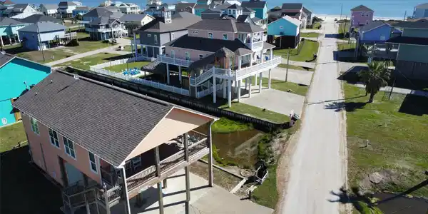 922 Driftwood Drive