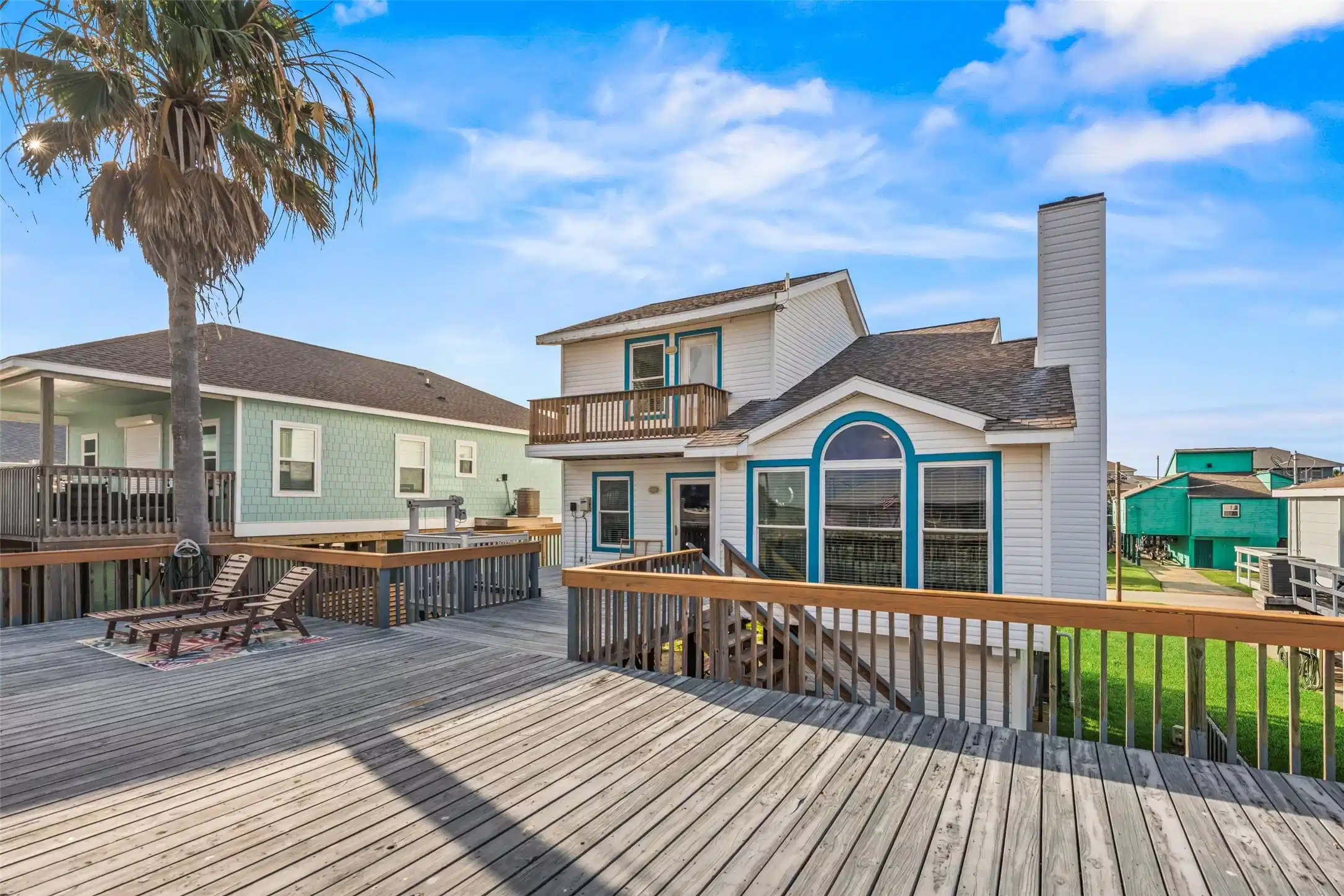 Image 1: Canal side living with spacious deck