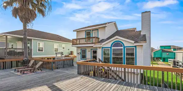 313 Schooner Drive