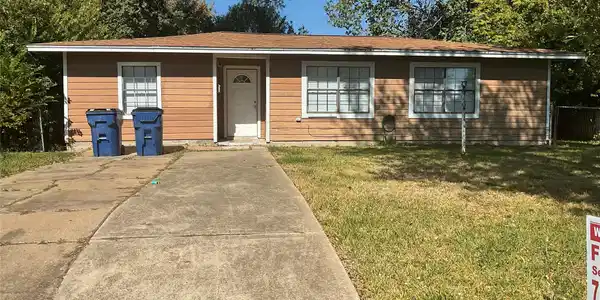 3018 Robinson Blvd