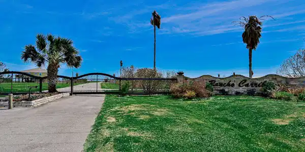 000 Camino Drive