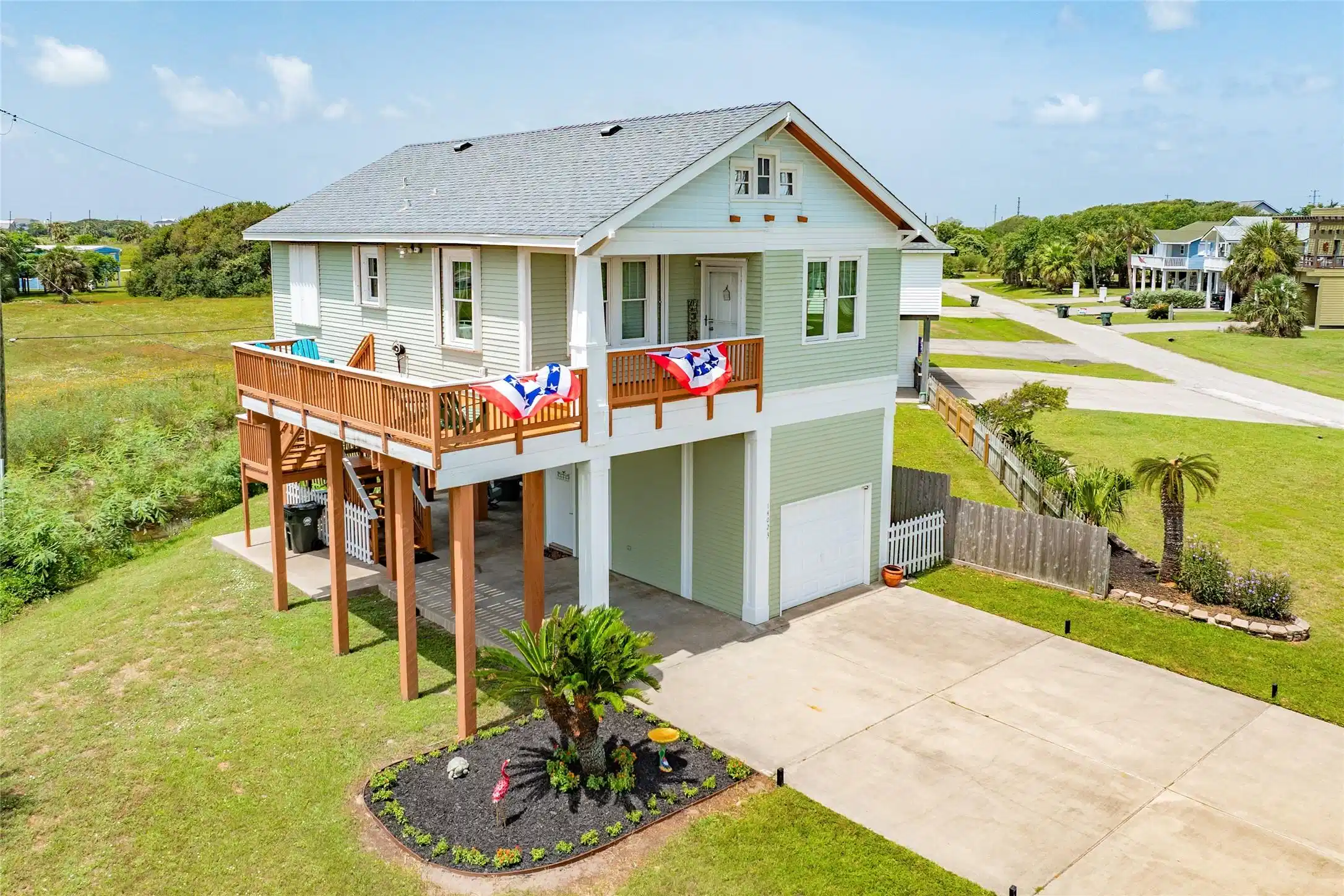 Image 1: Great curb appeal in the perfect location!