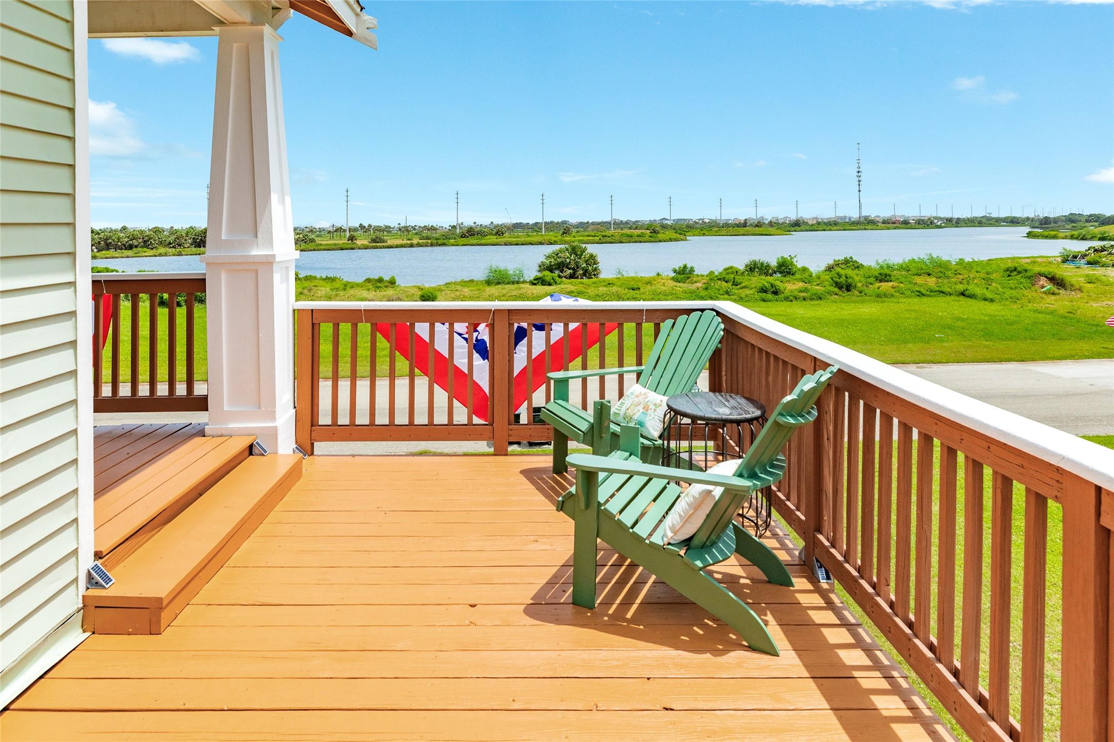 Image 3: Large deck and beautiful views.