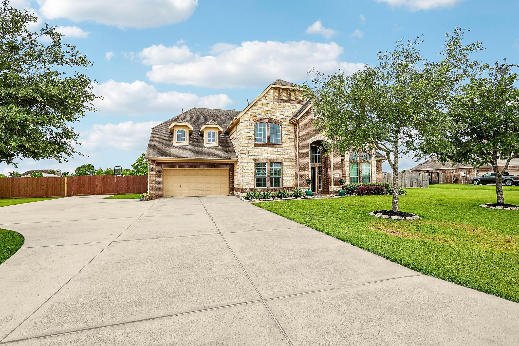 Image 1: Welcome to 4410 Clearwater Rd.