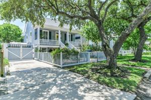 1813 Avenue N 1/2