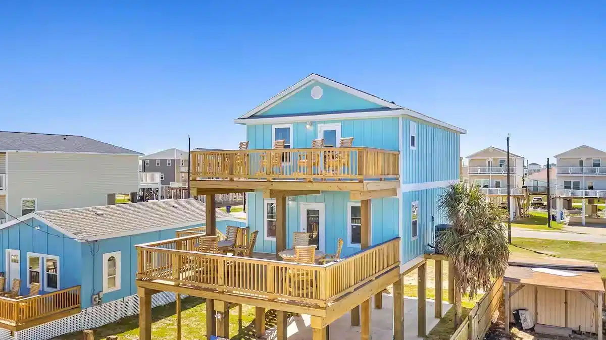 Image 1: Welcome to Howard Ave in Surfside Beach, TX
