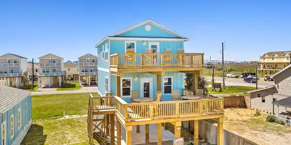 Image 2: Enjoy the view off the deck