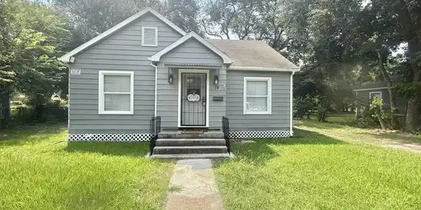 19 4th Avenue N