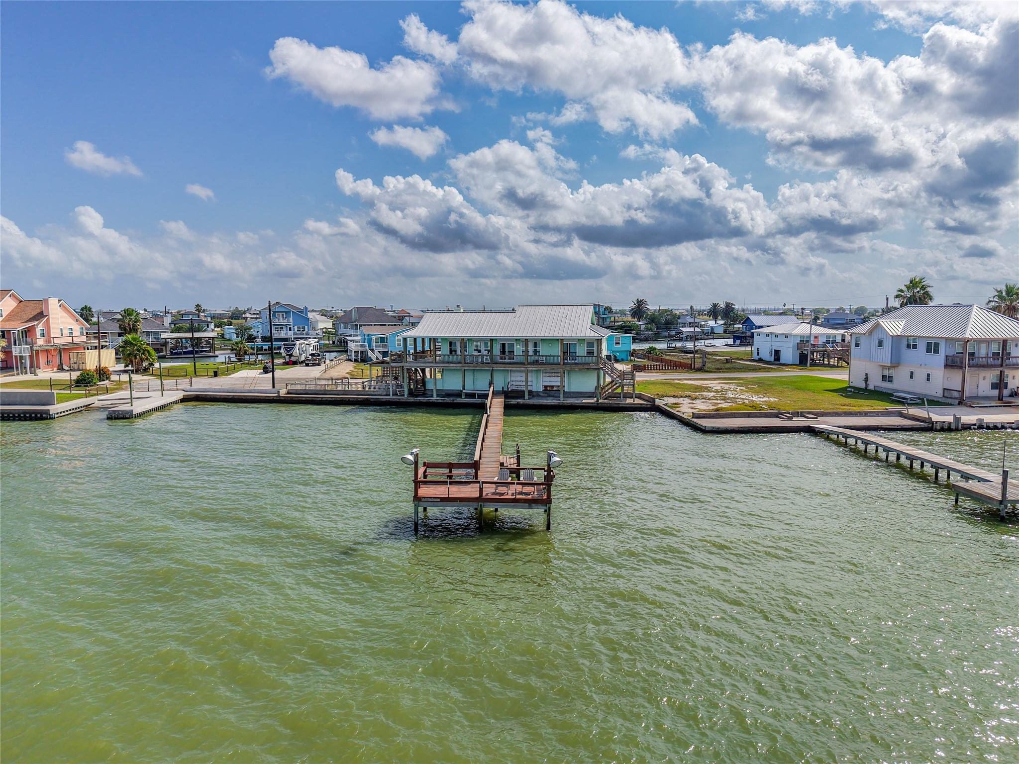 Image 2: The pier is perfect for fishing or drinking your m