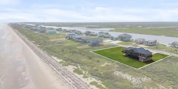 Image 2: Island style living with unobstructed views of the