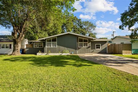 1909 16th Avenue N