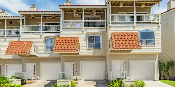 31 Dana Drive