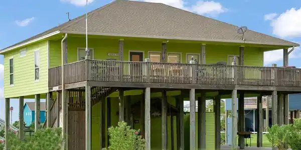 946 Surfside Drive