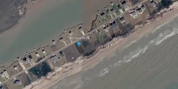 Image 3: Located in a very desirable section of Sargent Bea