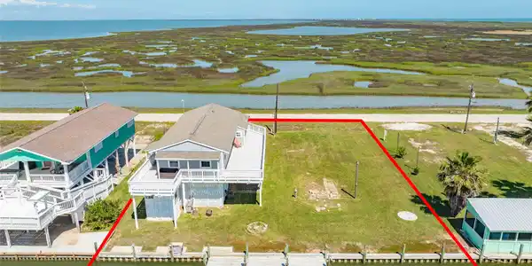 707 Pompano Lane
