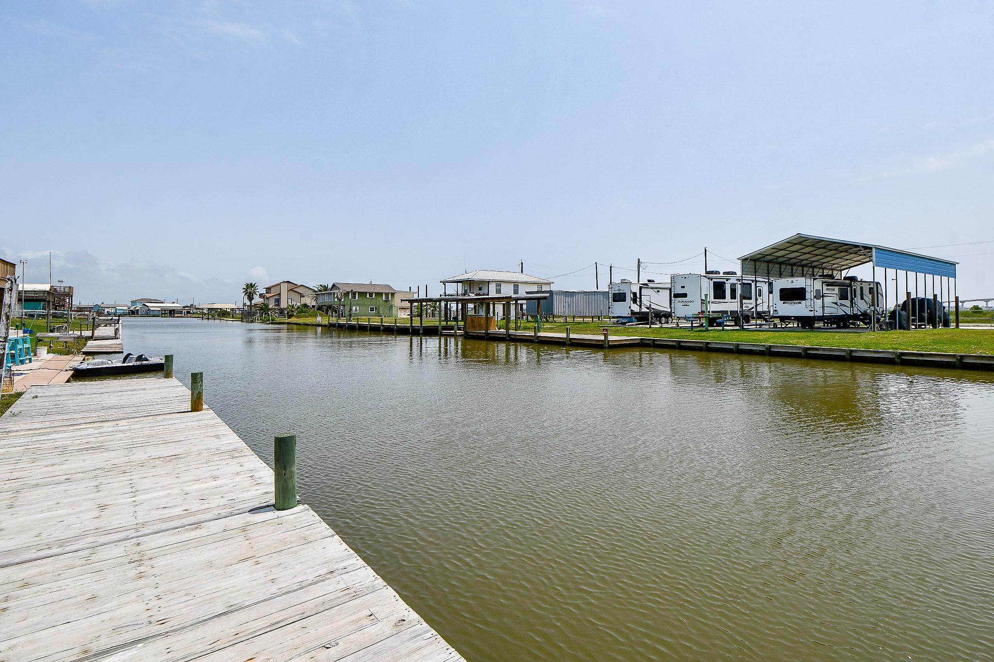 Image 4: Great place to fish, crab, boat from your own priv