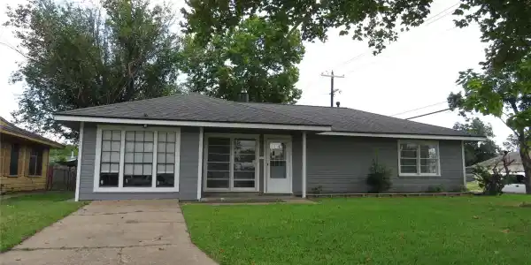 2902 Tarpey Avenue