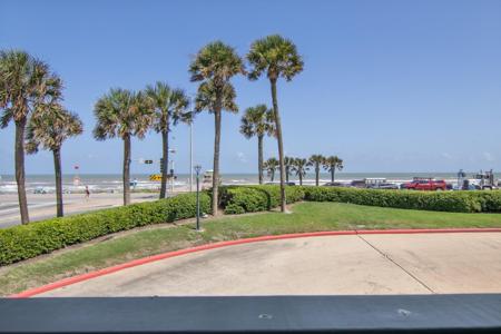 6102 Seawall Boulevard