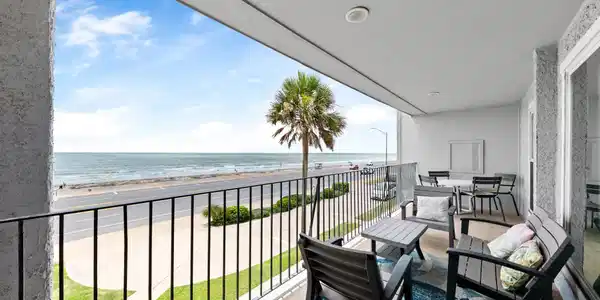 7600 Seawall Blvd