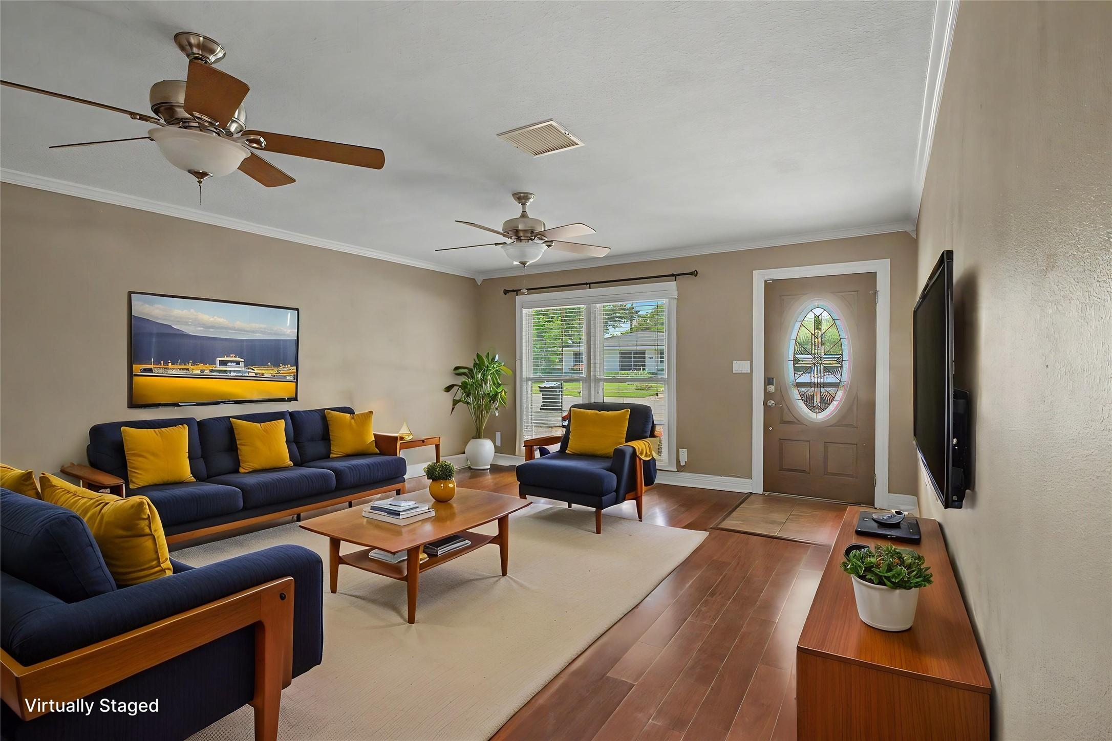 Image 4: The formal living room bright and spacious.