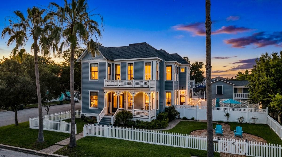 Image 1: Welcome to 1728 Avenue M | Main Residence | 3,368