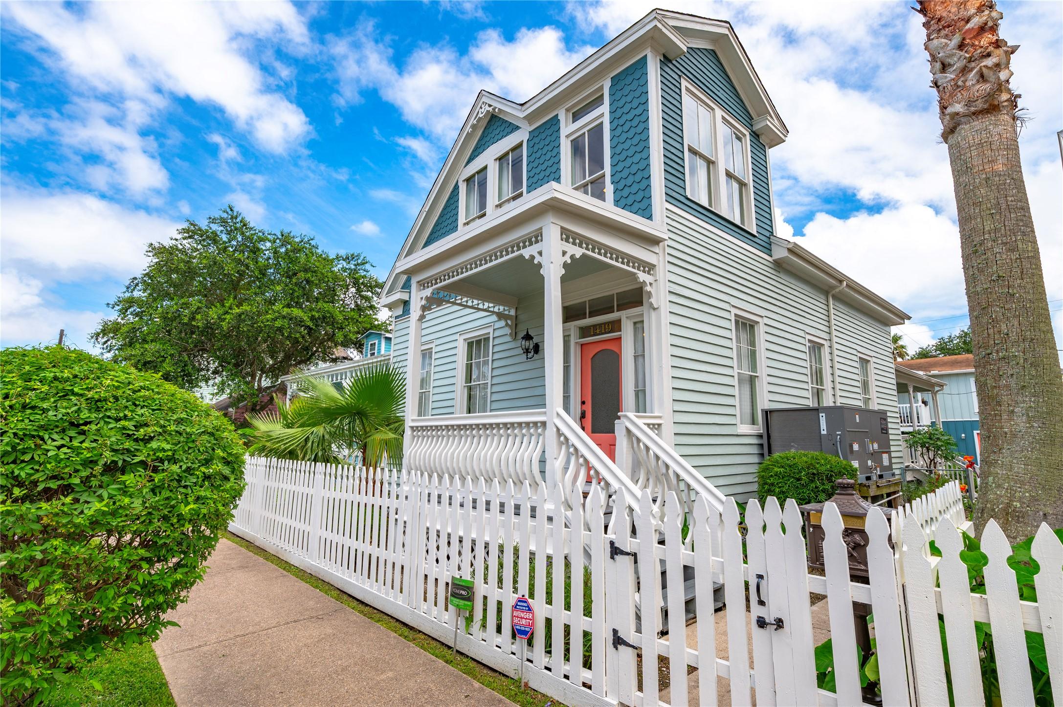 Image 2: Gorgeous home!