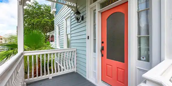 Image 4: Imagine this is your front porch!