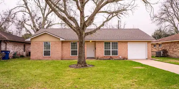 7211 Mockingbird Lane