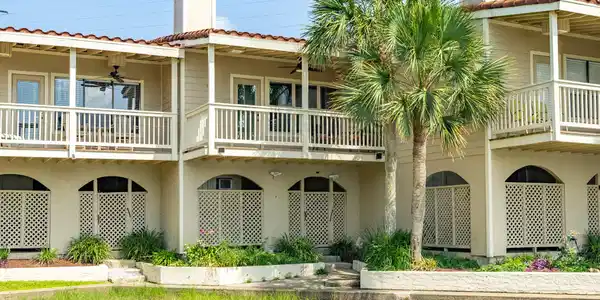 8 Dana Drive