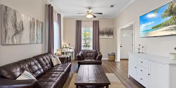 427 W 1st Street