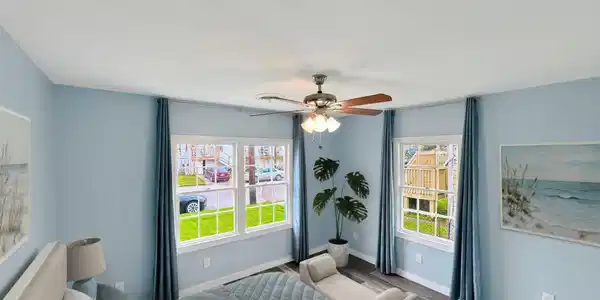 Image 3: Bedroom #1