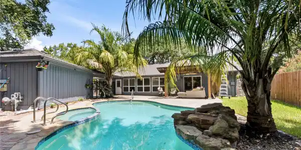 4118 Long Grove Drive