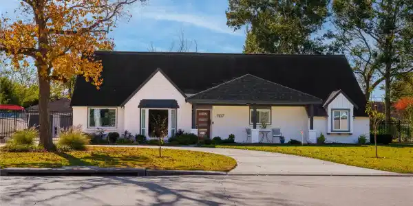 1107 Shorewood Drive