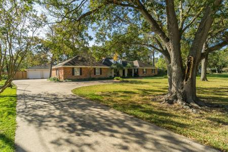 410 Lakeshore Drive