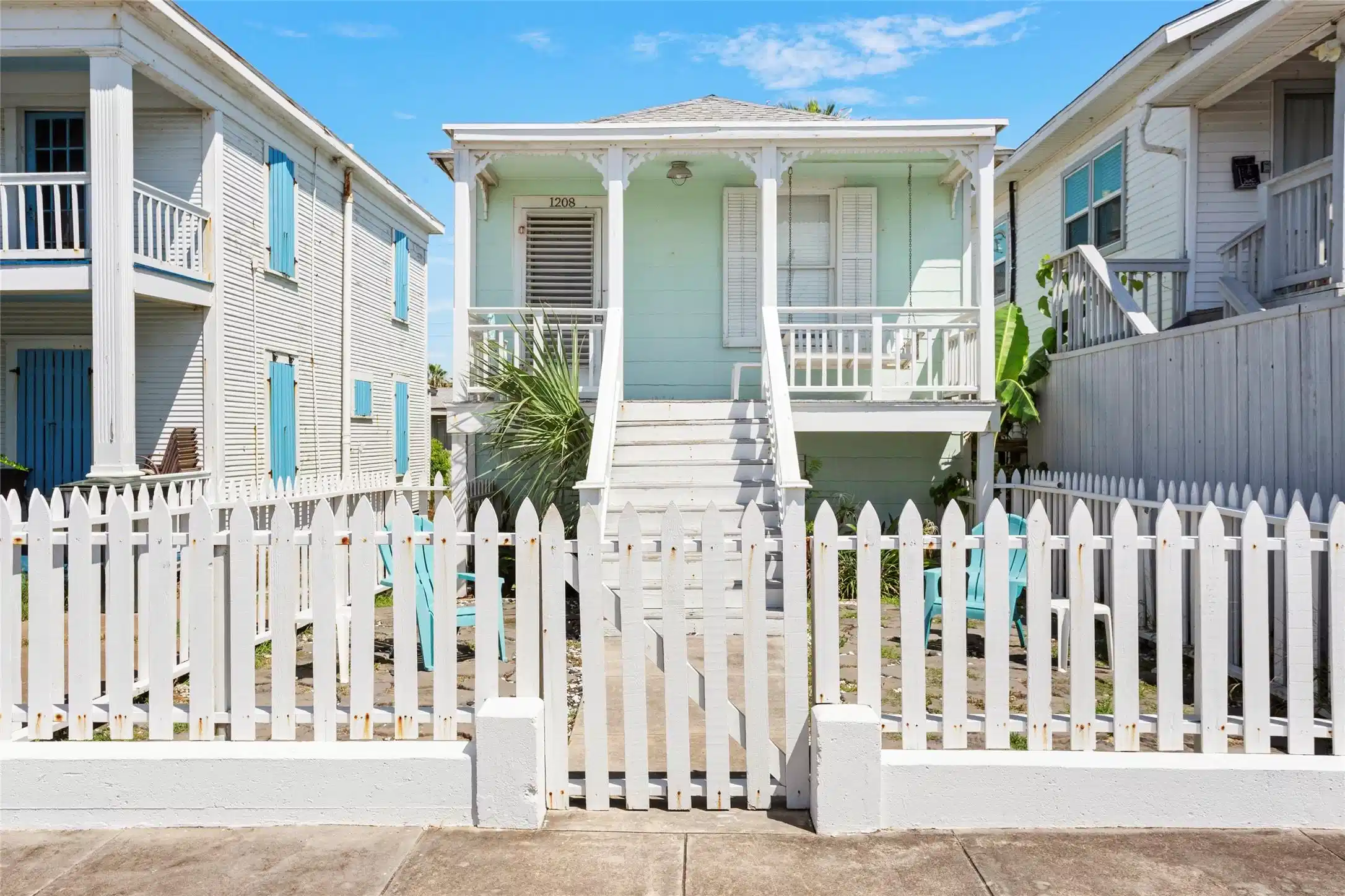 Image 1: Don&rsquo;t let the size fool you this cute home comfort
