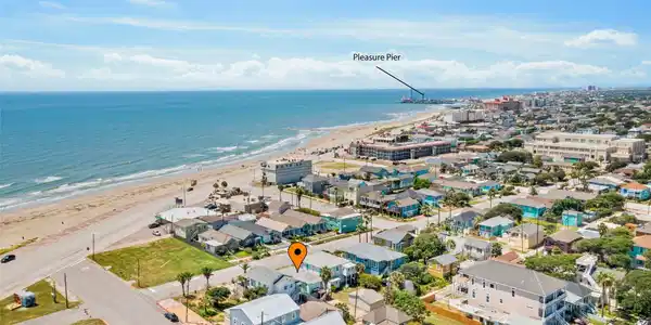 Image 3: Right down the seawall is pleasure pier and many m